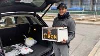 Eytan Israelov, a Class of 2020 graduate of the School of Nursing, brings food from his family's restaurant to health workers.